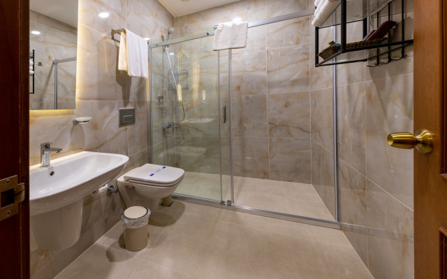 Royan Suites Boutique Hotel