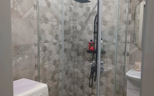 Uyutnaya S Sovremennym Remontom Flat