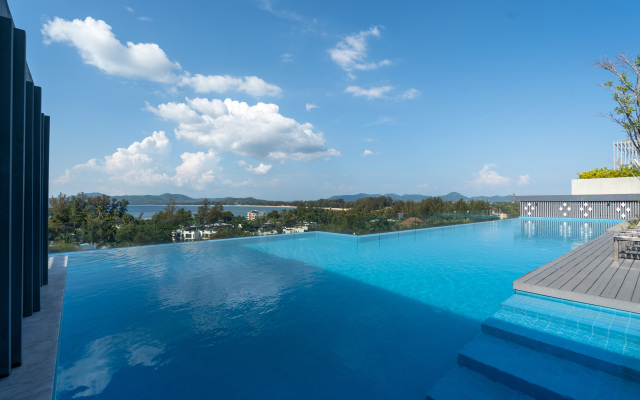 Aristo Beach Resort condo by Roominger Hotel