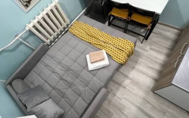 Dvukhurovnevaya studio Bright Yellow na Elektrozavodskoy
