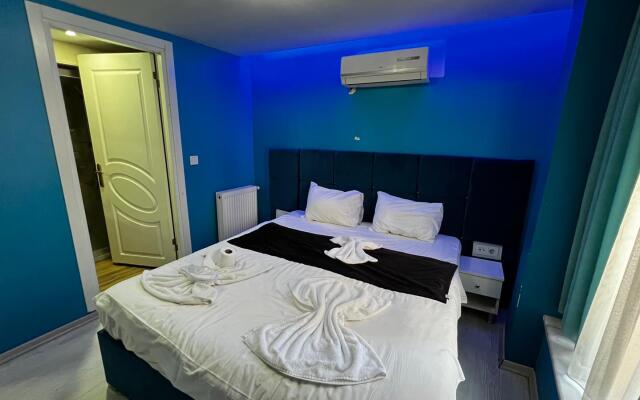 Отель Moon Blue