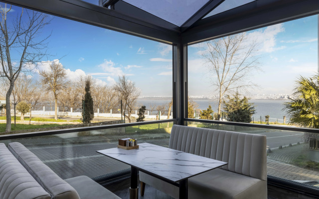 Ezkar Bathonea Art Istanbul Hotel