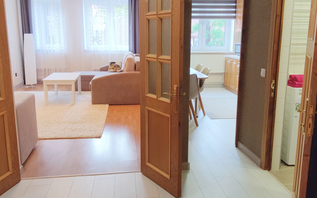 Uyutnaya kvartira na Kurortnom Flat