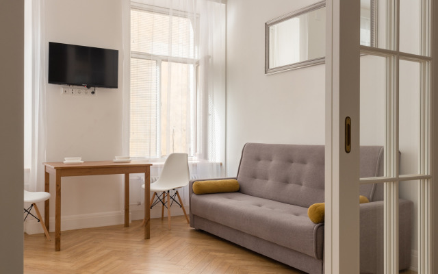 Апартаменты на Театральной площади