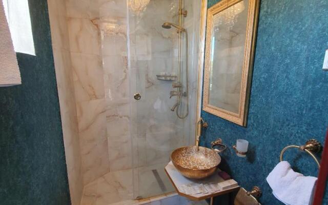 Апартаменты Студия С Бассейном В Самом Центре Сочи