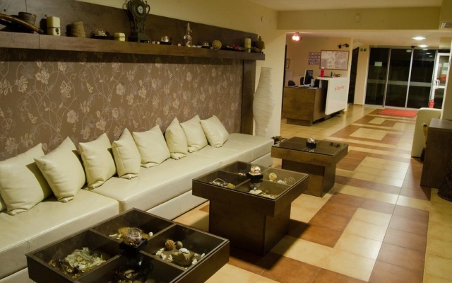 Tropics Hotel