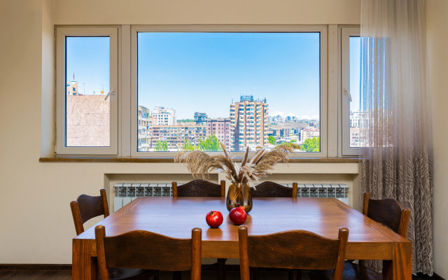 KeyGo #0164, 2 Bedroom, City Center, Saryan Street Apartments
