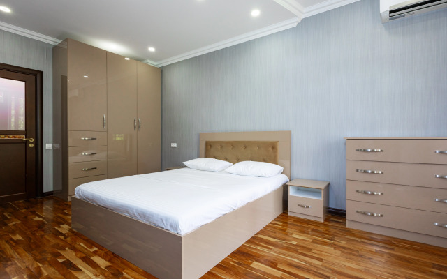4-K v Novostroyke, Ulitsa Arama, Di777 Flat