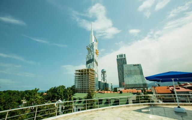 Intourist Palace Hotel