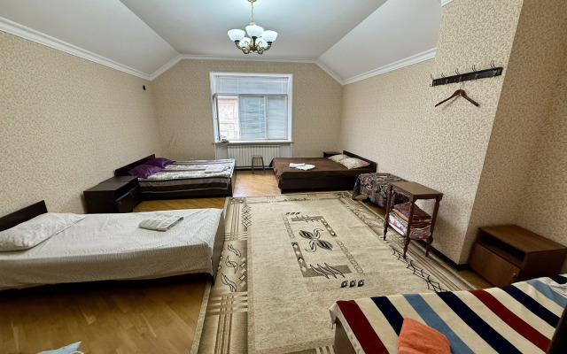 Trekhetazhniy Tur House V Kaspiyske Private house