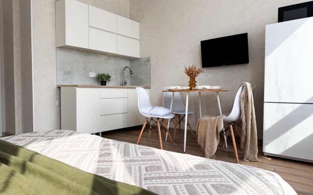 Studiya Beige Flat