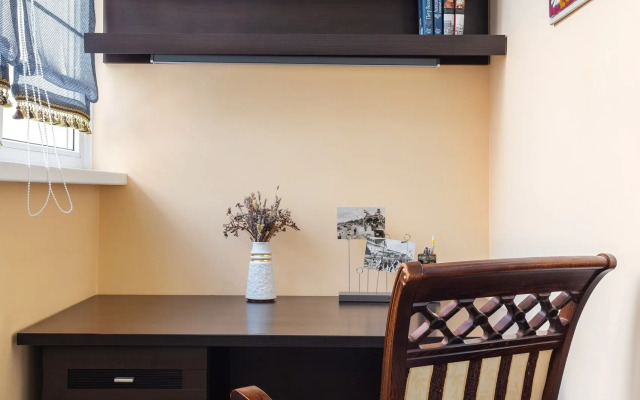Dvukhkomnatnye Bookingapart Komfort  U Korolevskikh Vorot Apartment