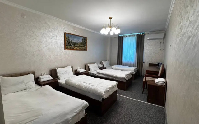 Qorasuv Hotel