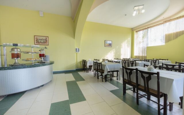 Kurortny Hotel Atelika Gorizont Sudak 2**