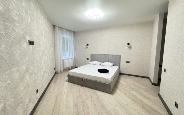 V Tsentre Goroda A2 Apart Flat