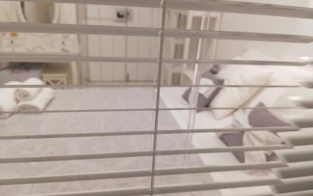 White Room Mini-Hotel