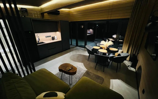 Частный дом Lakeside house