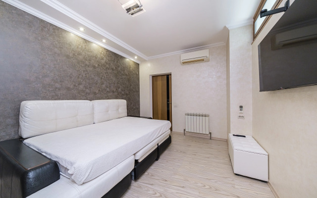 Vidovaya Dvushka S Balkonom Flat