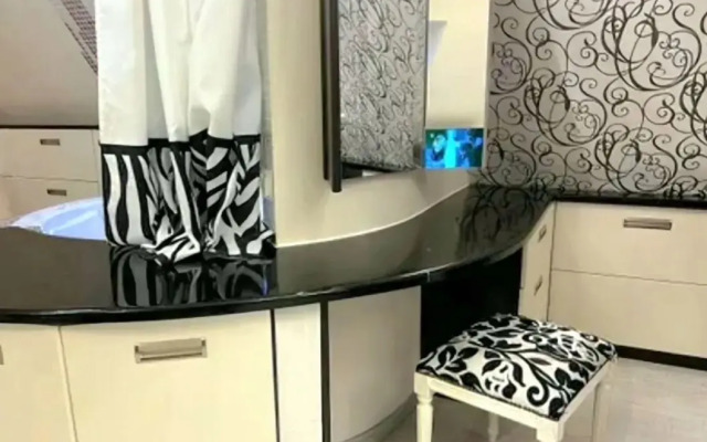 Eksklyuzivnaya studiya dlya romanticheskogo vremyaprovozhdeniya Flat