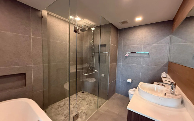 Апартаменты The Proud Karon Beach Phuket 612