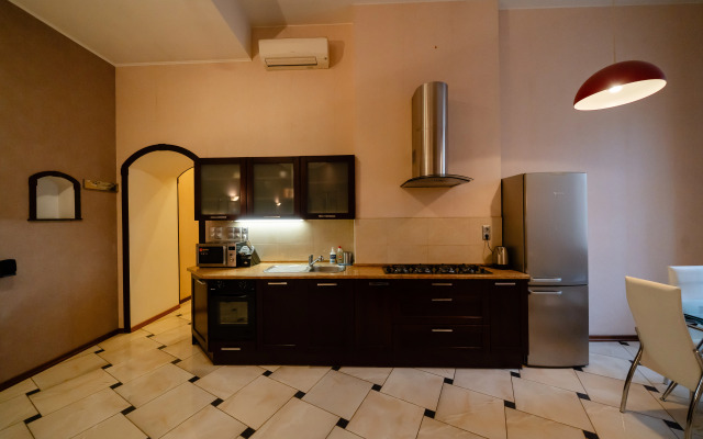 S Dzhakuzi Dlya 6 Chelovek Apartments