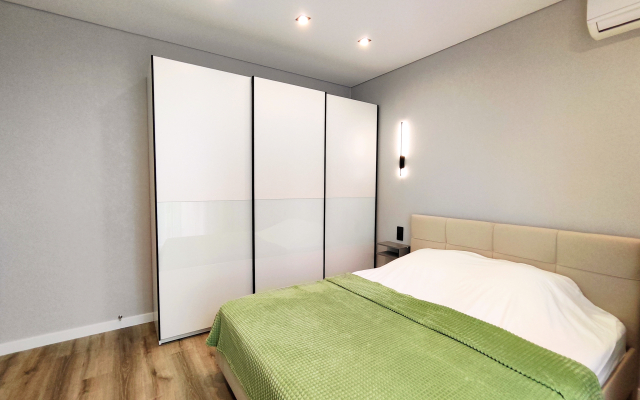 Квартира с видом на Родину Мать