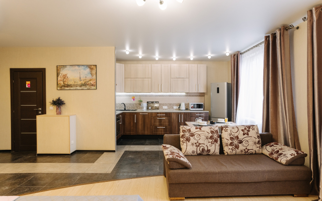 Апартаменты 9 ночей с видом на речку на Коммунальной 1