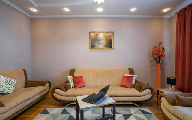two-room in Amalienau Apartments
