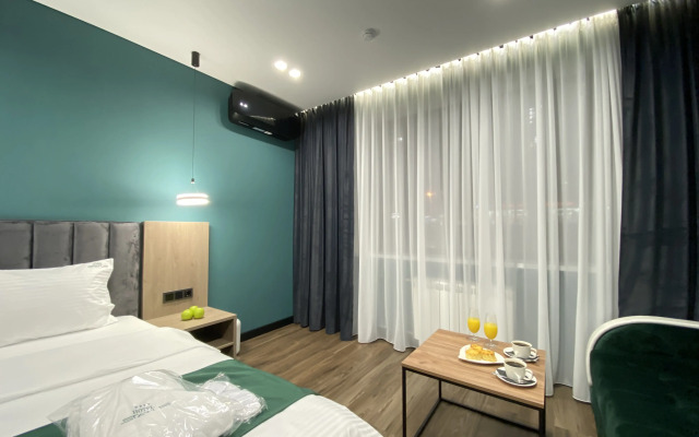 Royal Status Hotel
