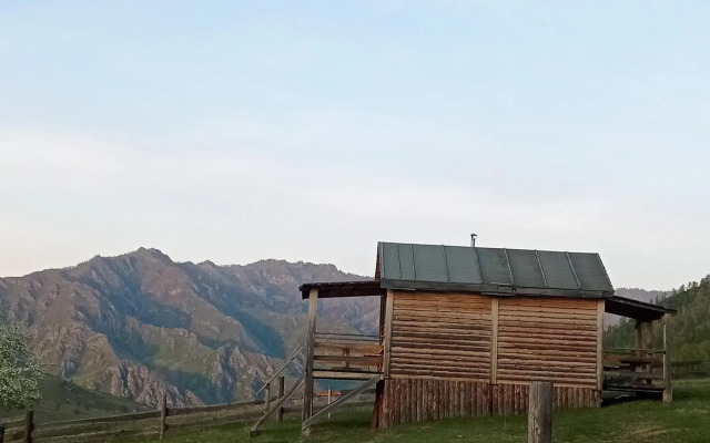 Robinzon04rus Guest House