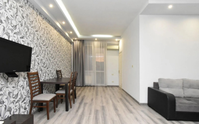 2-K v Novostroyke, Ulitsa In Yerevantsu, Hh399 Flat