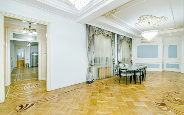 Luxury 7 Bedroom in Nizami Street Apartments