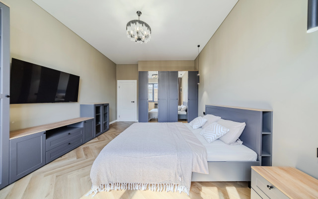 Dizaynerskaya Trekhkomnatnaya Kvartira Flat