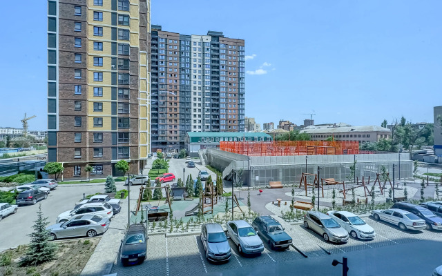 Green Fox Na Akhsharumova 25 Flat