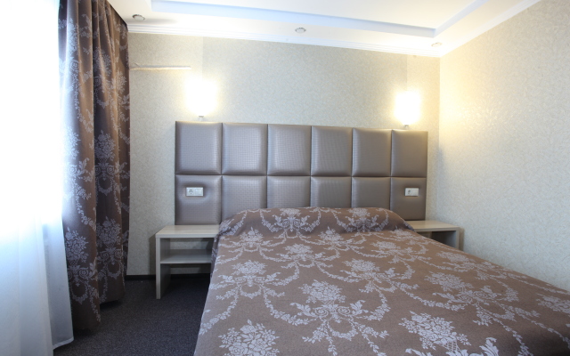 MAKSIM Hotel