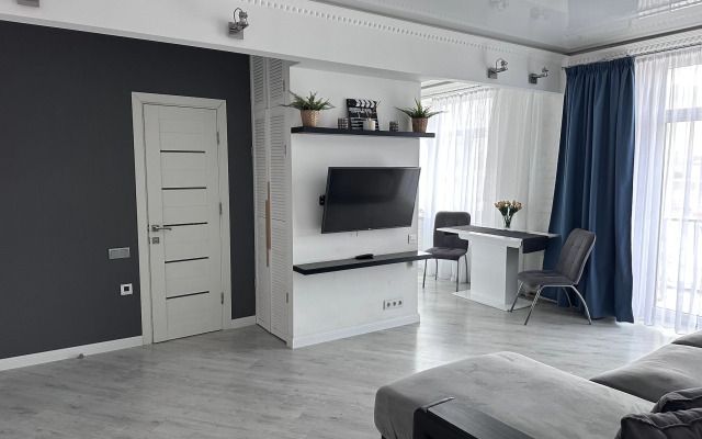 Квартира White Cozy Home