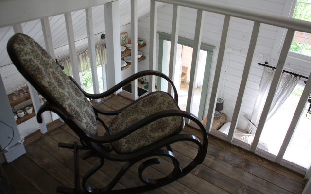 Tri Kholma Guest house
