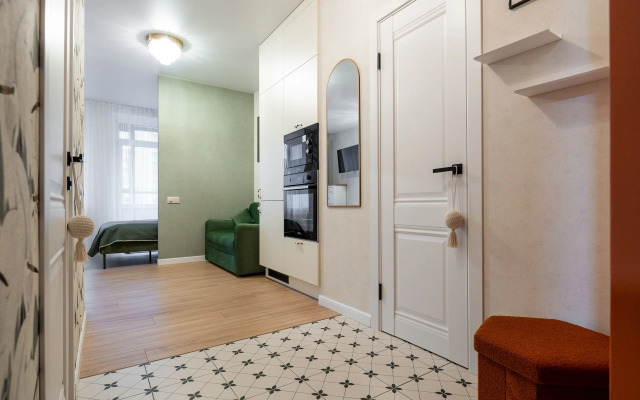Yarkaya Studiya u Metro Pionerskaya Flat