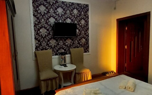Uyut Hotel