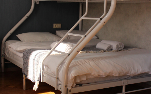 Memory Basket Mini Hotel