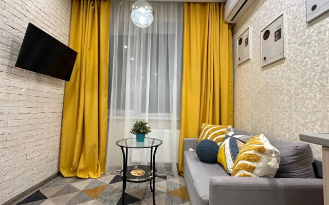 Goluboye Nebo na Shosseynoy, Yana Apart Apartments
