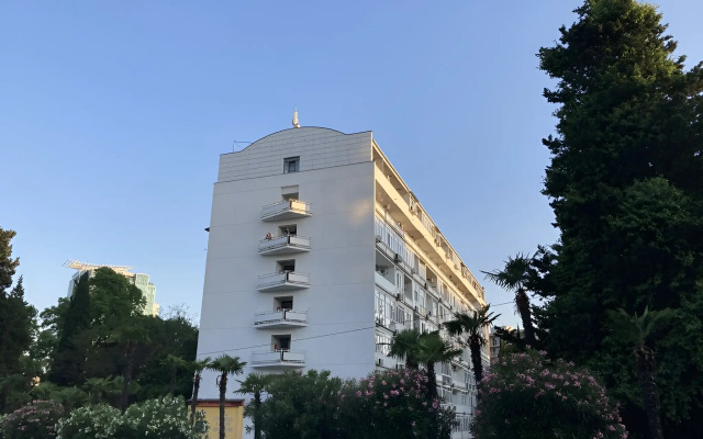 Svetlana-Tsentr u morya s vidom na sad magnoliy Apartaments