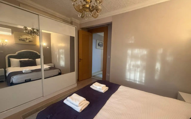 2BR Apt 3 AC Balcony 5 Min to Metro Apartments