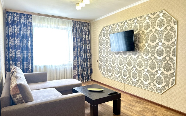 naprotiv TTS Zhemchuzhina Sibiri Apartments