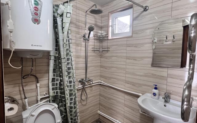 Alina Guest House
