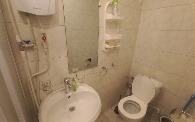 Cozy Studio next to Metro Flat