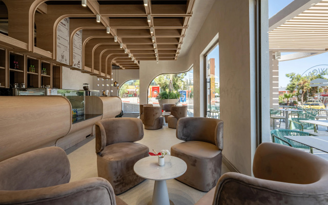 Awen Hotel Lara