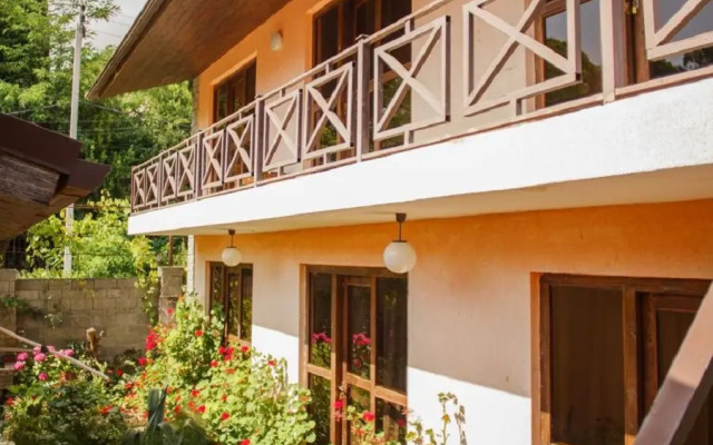 Astaspring Guest House