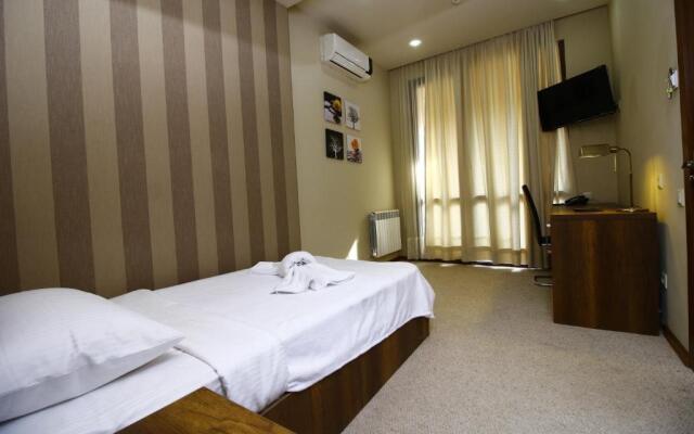Sani Hotel