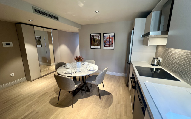 Weingart Suites Hotel